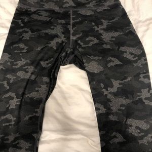 Fabletics High-Waisted 7/8 powerhold NWOT